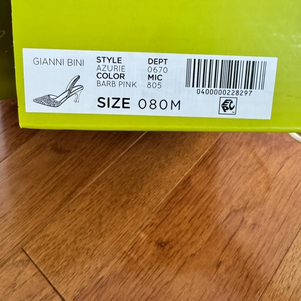 Gianni Bini, the Azurie Suede Studded
Slingback Pumps Size 8 new in box - Picture 9 of 9